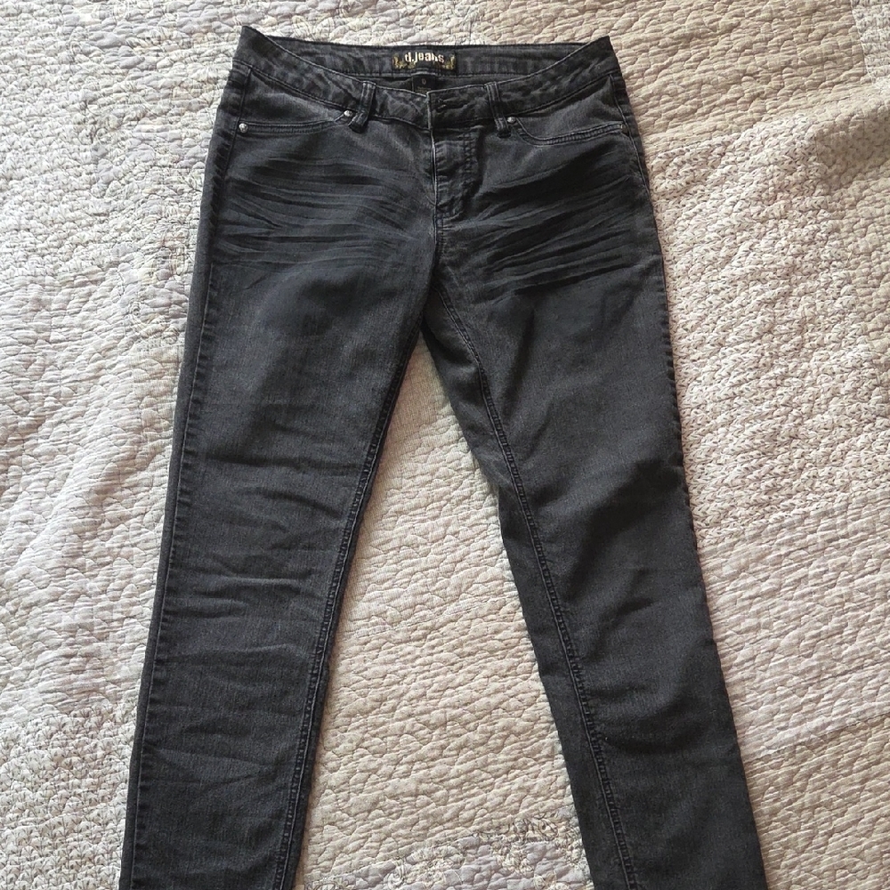 Guess Black Skinny Jeans Sleek Design